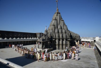 Long queue at Girnar